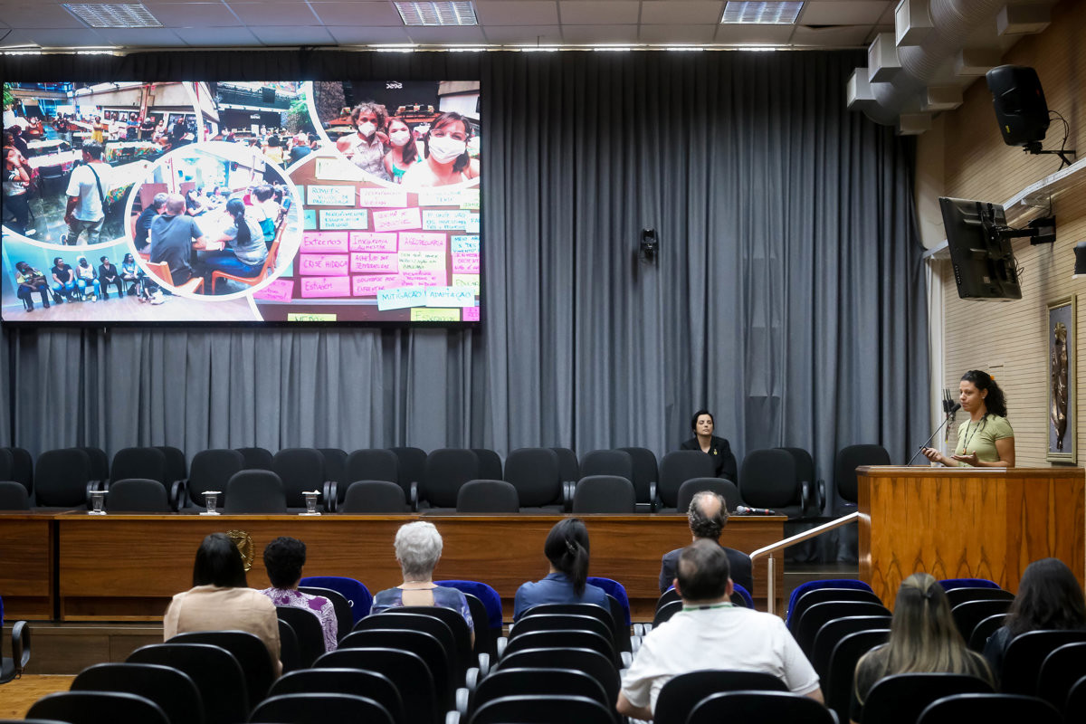 Atividade foi realizada no Salão Nobre "Helly de Campos Melges", na tarde desta quarta (22). Programação segue até sexta-feira (24)