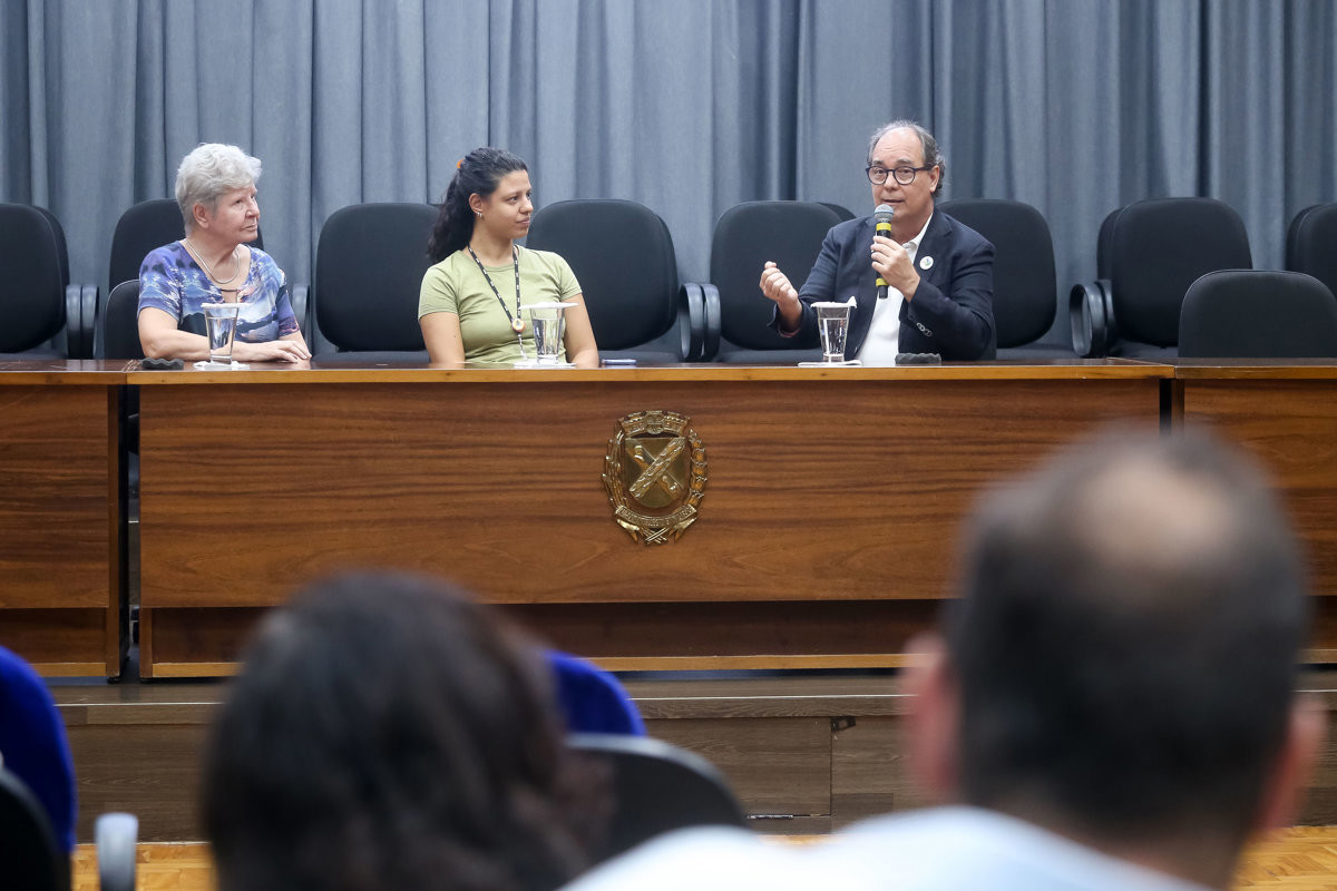 Atividade foi realizada no Salão Nobre "Helly de Campos Melges", na tarde desta quarta (22). Programação segue até sexta-feira (24)