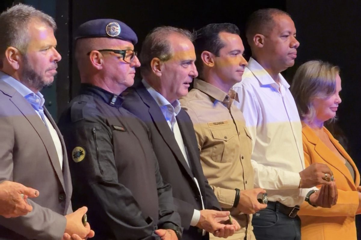 Thiago Ribeiro, 1º Secretário da Mesa Diretora, representou a Câmara na cerimônia em comemoração aos 123 anos da Guarda Civil Metropolitana de Piracicaba, realizada nesta quinta-feira (23), no Teatro Erotides de Campos, no Engenho Central