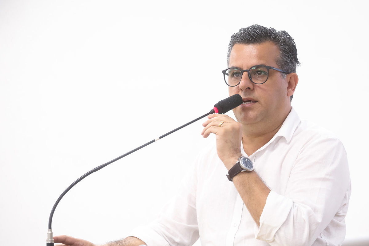 O parlamentar Fábio Silvia defendeu implantação de estrutura de lazer em área pública e mencionou abertura de escola no Jardim Nova Iguaçu