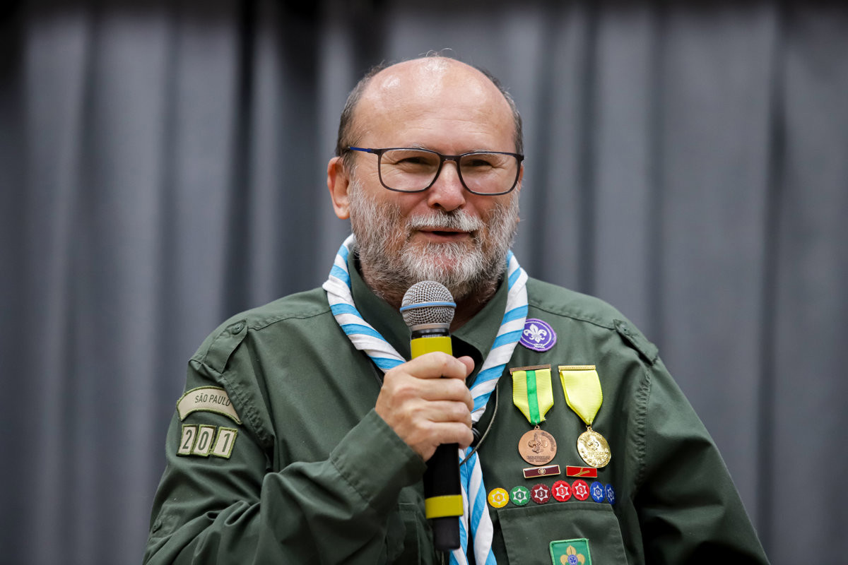 Diretor de Métodos Educativos e mestre do Grupo Escoteiro Tamandaré 201, Glauco José Fernandes