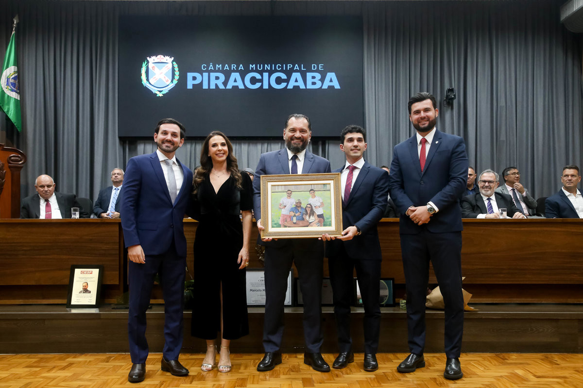 Homenagem ao Dr. Marcelo Maruon de seus familiares