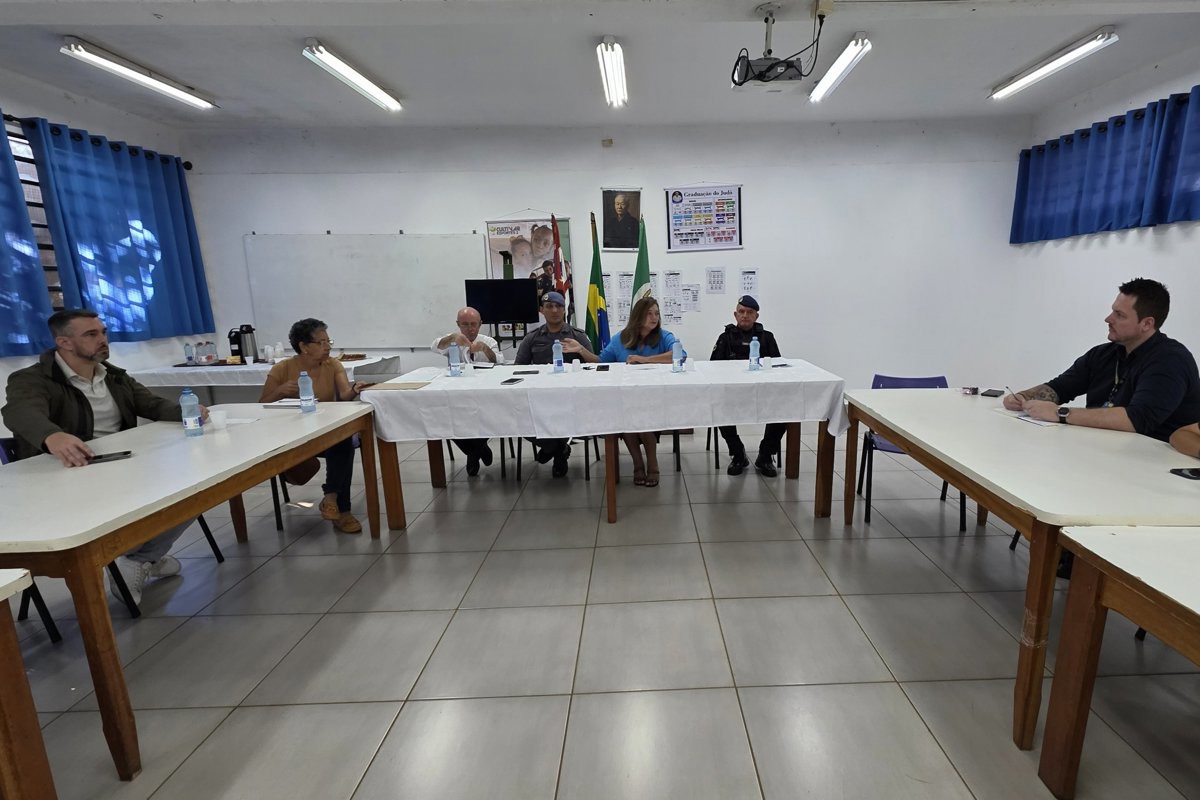 Em reunião, participantes debateram sobre ações voltadas à melhoria da segurança no bairro e na região