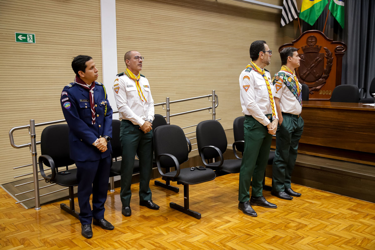 Reunião solene celebrou o Dia dos Desbravadores e Aventureiros