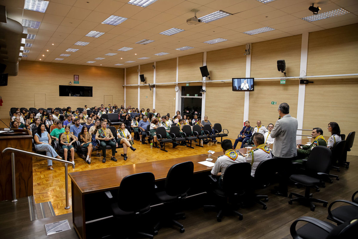 Reunião solene celebrou o Dia dos Desbravadores e Aventureiros