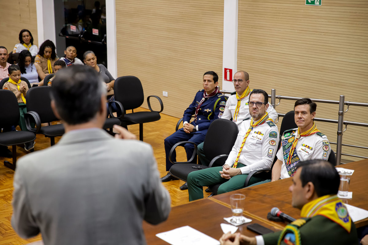 Reunião solene celebrou o Dia dos Desbravadores e Aventureiros