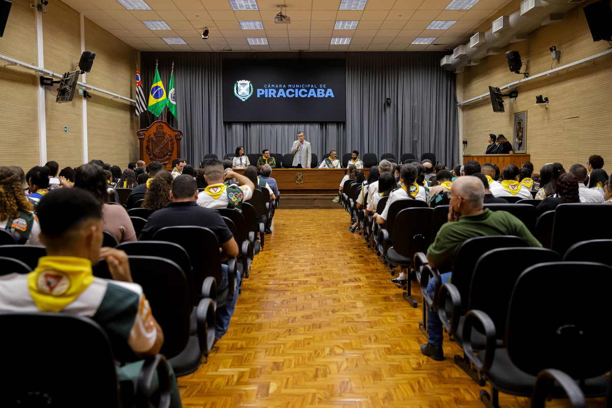 Reunião solene celebrou o Dia dos Desbravadores e Aventureiros