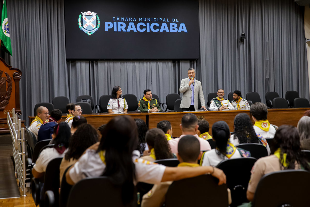 Reunião solene celebrou o Dia dos Desbravadores e Aventureiros