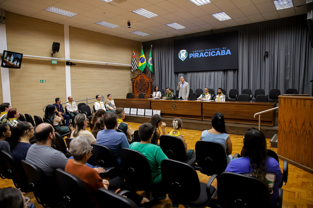 Reunião solene celebrou o Dia dos Desbravadores e Aventureiros
