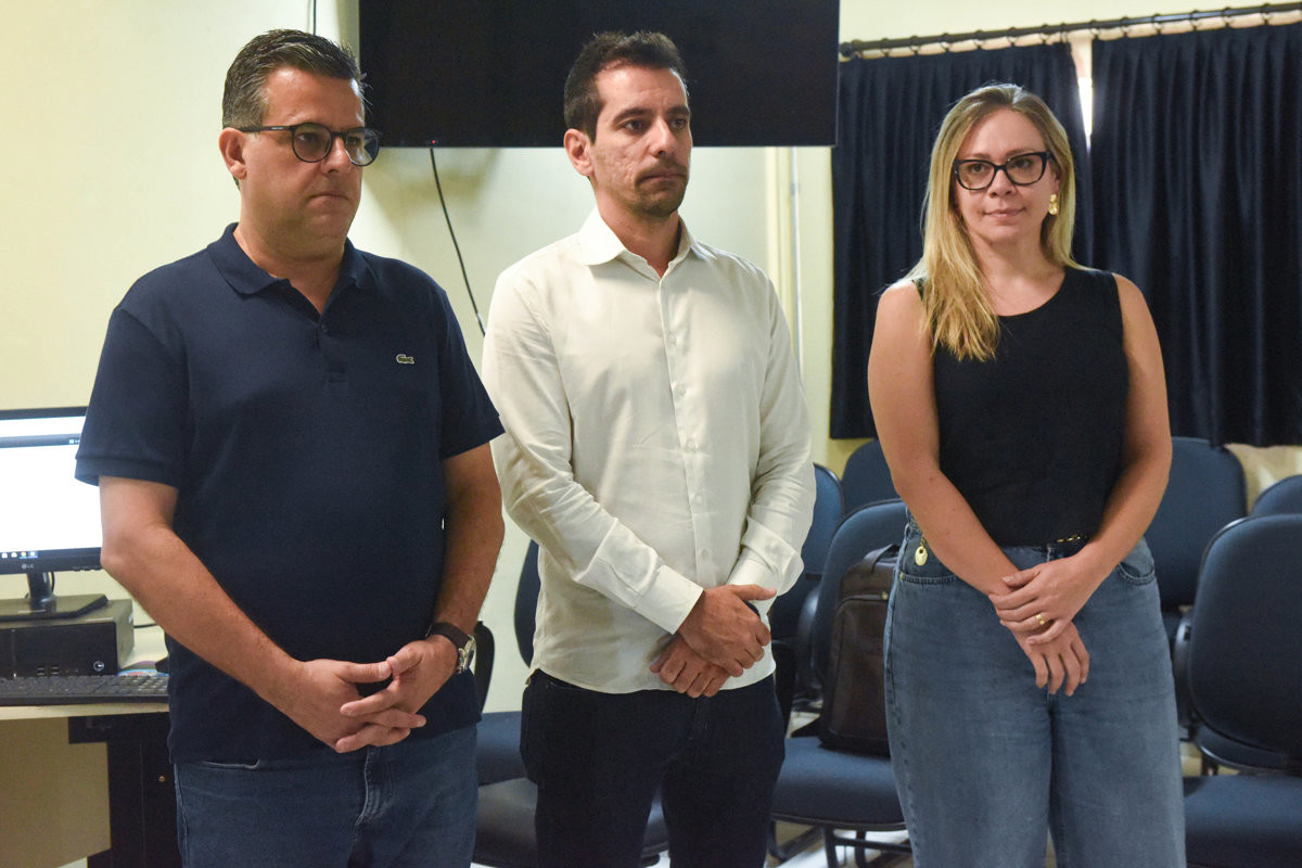 Da esquerda para a direita: Fábio Silva, Gustavo Aguiar e Karina Corrêa Contiero