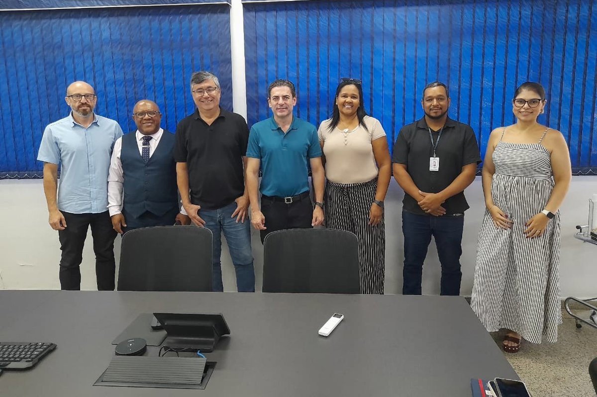 O vereador Pedro Kawai participou de uma reunião com moradores do Condomínio Paradiso, para discutir o aumento nas contas de água registradas após a troca de hidrômetros no local