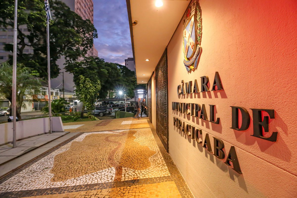 Audiência pública foi convocada pelas comissões de Obras e de Legislação da Casa