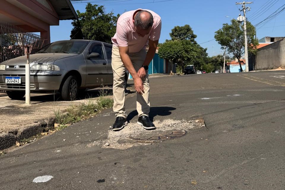 De acordo com o parlamentar, a área necessita de recapeamento total para que o problema seja resolvido de forma definitiva e para garantir mais segurança e mobilidade à população