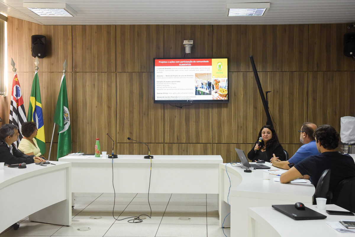 Fórum de Inovação discute regimento interno e novas ações por uma cidade melhor