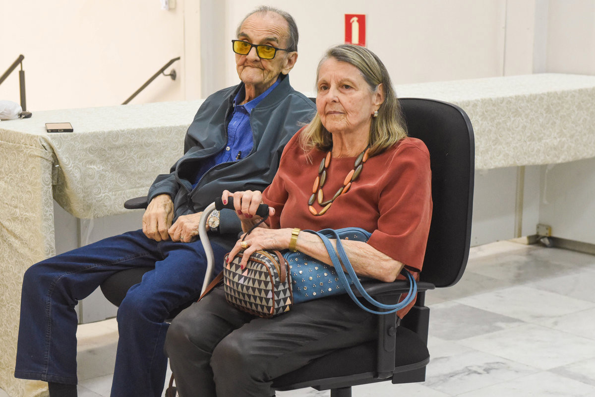 Representantes da Queijaria Queijos Artesanais receberam homenagem na Câmara Municipal pelo destaque obtido em competição nacional do setor.