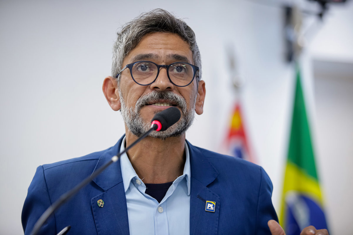 Vereador Fabrício Polezi (PL) ocupou a tribuna da reunião ordinária da Câmara