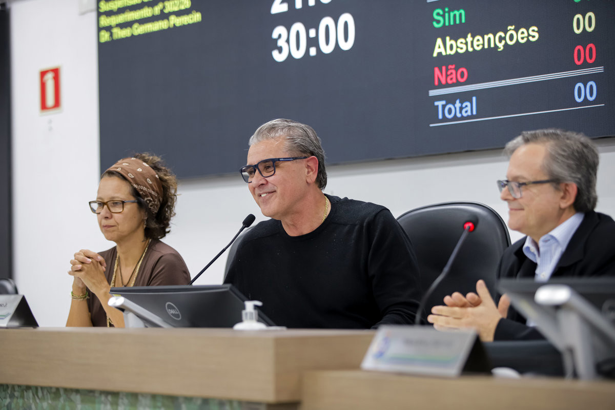 Da esquerda para a direita: Silvia Morales, Ary Pedroso Jr. e Theo Germano Perencin
