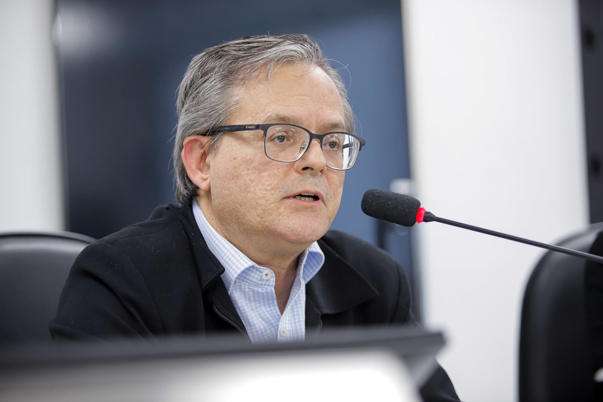 Theo Germano Perencin, neurologista clínico