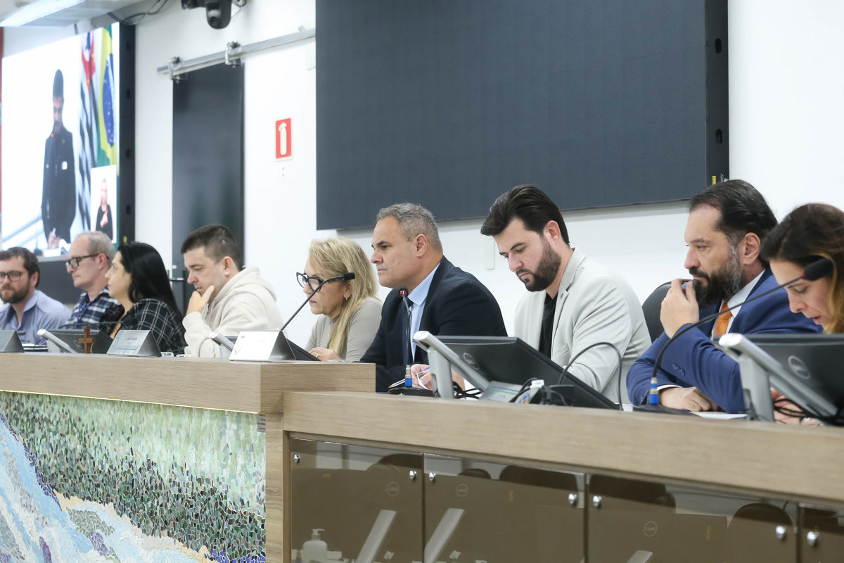 Comissão de Finanças e Orçamento promoveu audiência pública na noite desta terça-feira