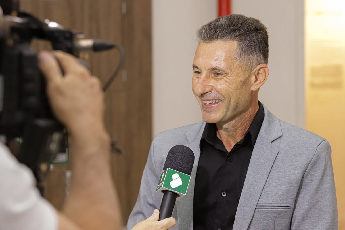 Entrega de moção de aplausos