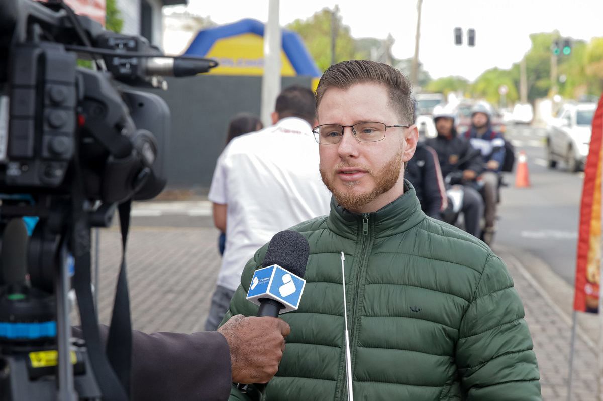 Vereador participa de blitz educativa por mais segurança no trânsito