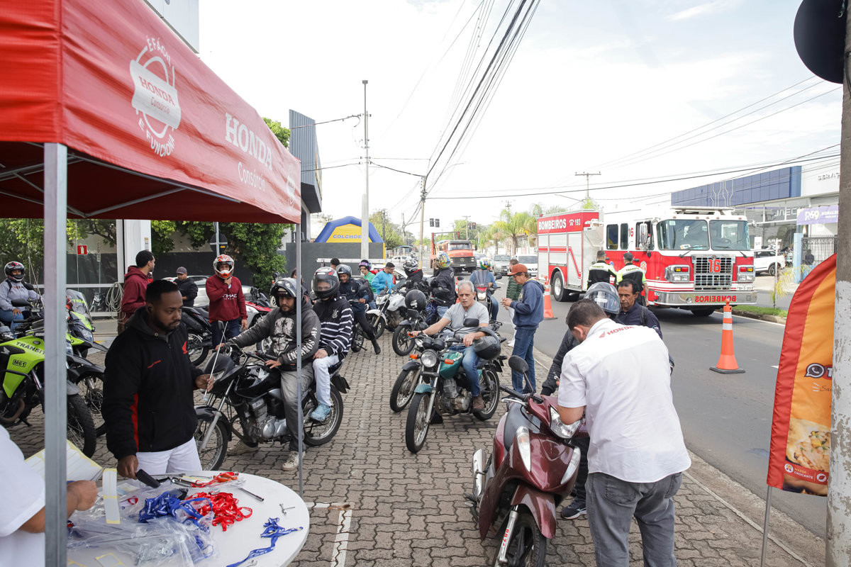 Vereador participa de blitz educativa por mais segurança no trânsito