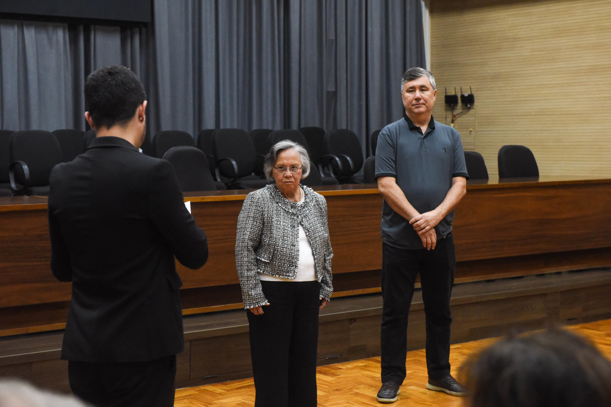 Câmara enaltece conquista de professora no Título de Pesquisador do CNPq