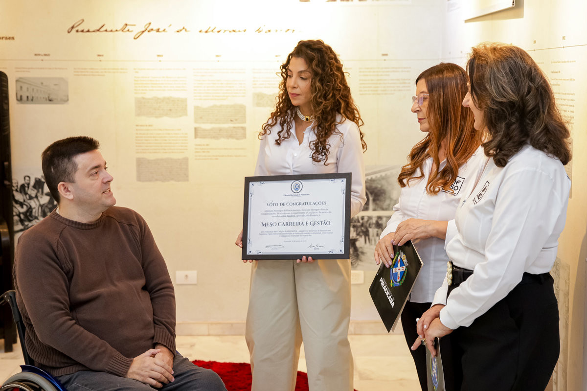 Entrega de voto de congratulações