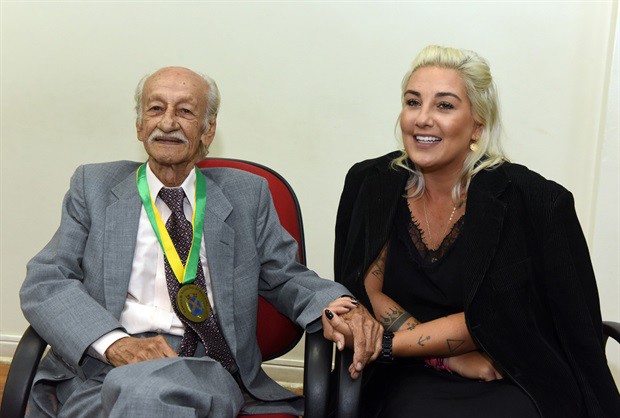 Mestre Ambrósio e a neta Aíxa Caldeira