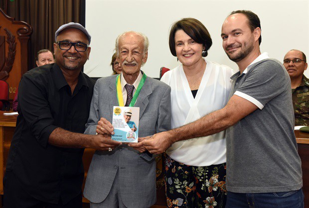 Homenagem de Juca Ferreira e Pablo Carajol, co-criadores do Cordão do Mestre Ambrósio