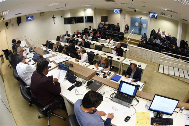 Reunião ordinária recebeu dois munícipes na Tribuna Popular e dois requerimentos de urgência