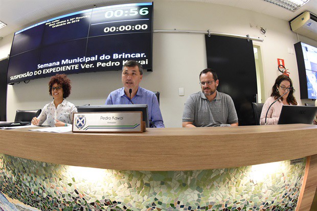 Expediente da sessão foi suspenso para que apoiadores da Semana do Brincar falassem sobre o evento