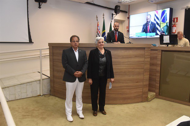 Homenagem foi entregue durante a 33ª reunião ordinária, desta segunda-feira (3)