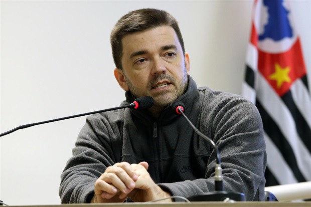 André Bandeira ocupou a tribuna durante a reunião ordinária desta segunda-feira