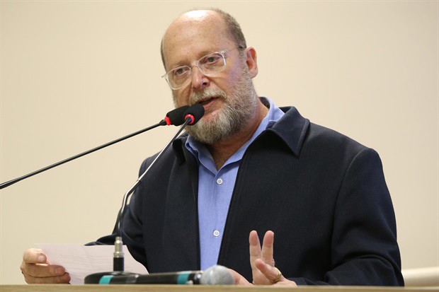 Bertazoni contesta banalização da violência e o direito de protesto