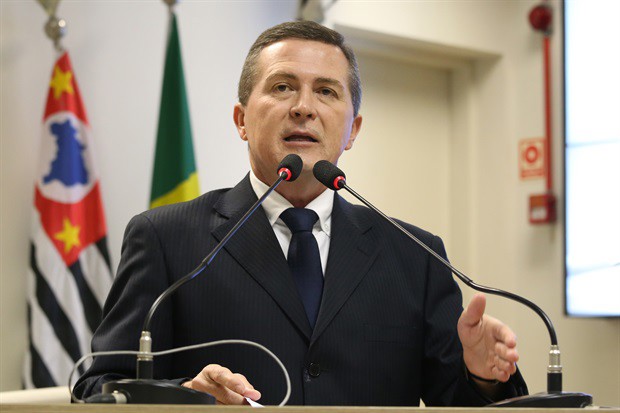 Trevisan Jr. contesta legitimidade do mandato do prefeito municipal