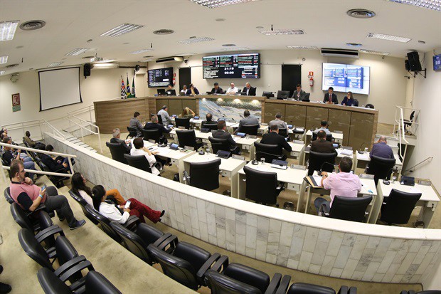 Remissão de créditos tributários poderá contemplar contribuintes