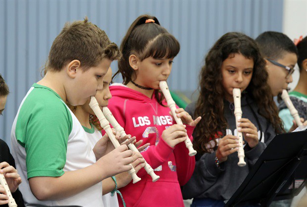 Alunos de Linguagem Musical, do CIEP Padre Victório Freguglia