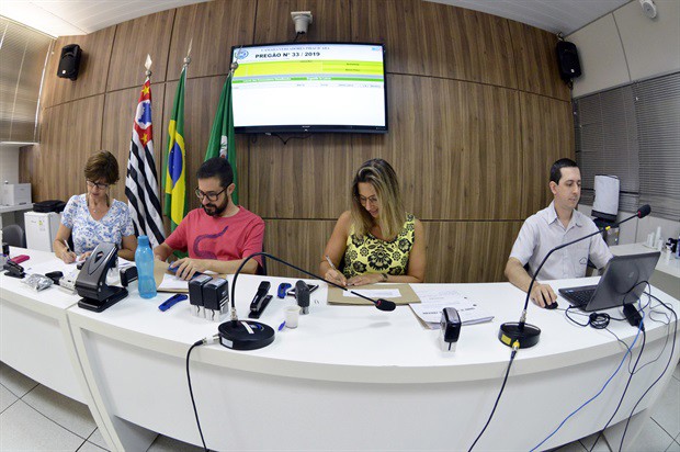 Uma licitação é declarada deserta quando não há interessados na concorrência