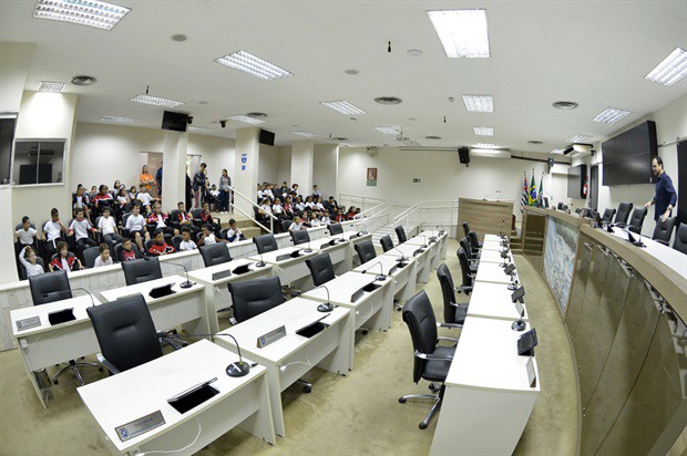 Evento ocorreu no salão nobre Helly de Campos Melges, na manhã desta quarta-feira (9).