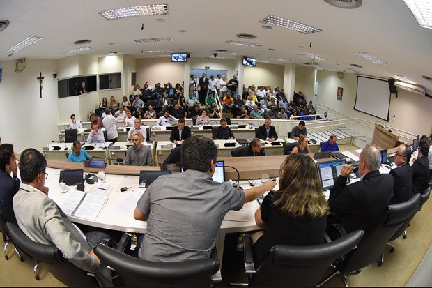 Trabalhos dos vereadores podem ser acompanhados a partir das 19h30 pela TV Câmara nos canais 8 da Net, 9 da Vivo Fibra e 60.4 em sinal digital.