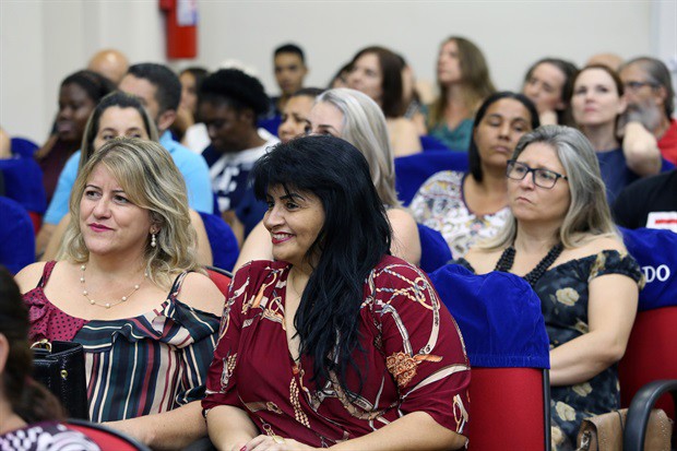 Câmara reverencia 18 educadores com o título Mérito do Magistério