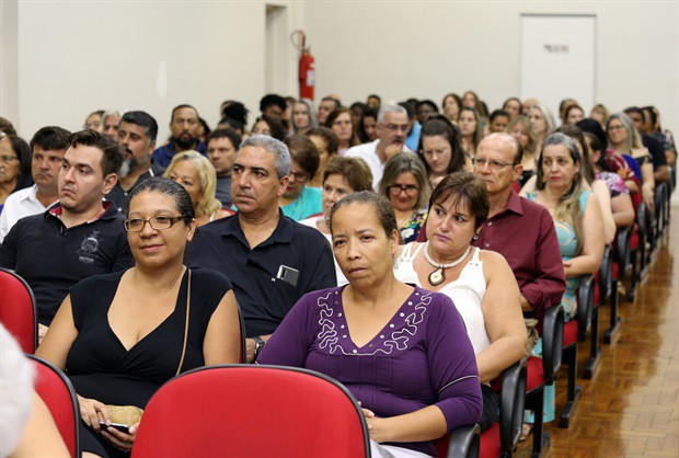 Câmara reverencia 18 educadores com o título Mérito do Magistério
