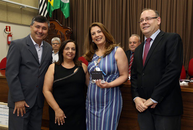 Câmara reverencia 18 educadores com o título Mérito do Magistério
