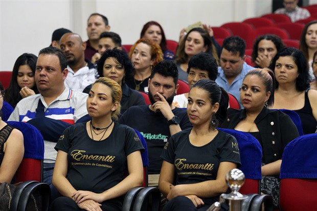 Solenidade ocorreu na noite desta terça-feira, no Plenário Francisco Antonio Coelho