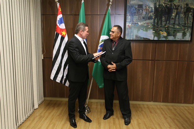 Homenagem foi entregue na noite desta quinta-feira