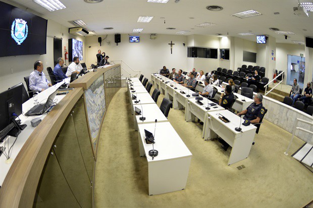 Discussões começaram na Câmara em 30 de julho