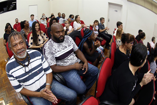 De iniciativa de Marcos Abdala e José Longatto, solenidade foi realizada na noite desta quarta-feira