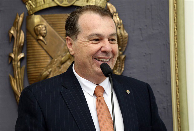 De iniciativa de Marcos Abdala e José Longatto, solenidade foi realizada na noite desta quarta-feira