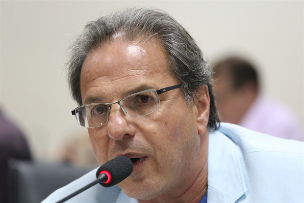 Ronaldo Moschini cobra responsabilidade da empresa Ambiental